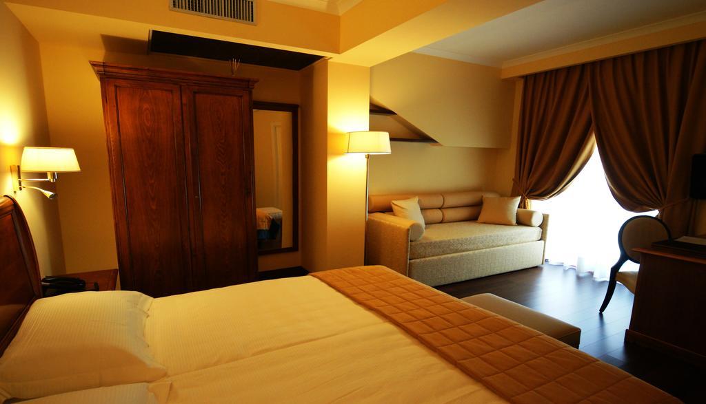 Bram Hotel Sant'Eufemia Lamezia Room photo